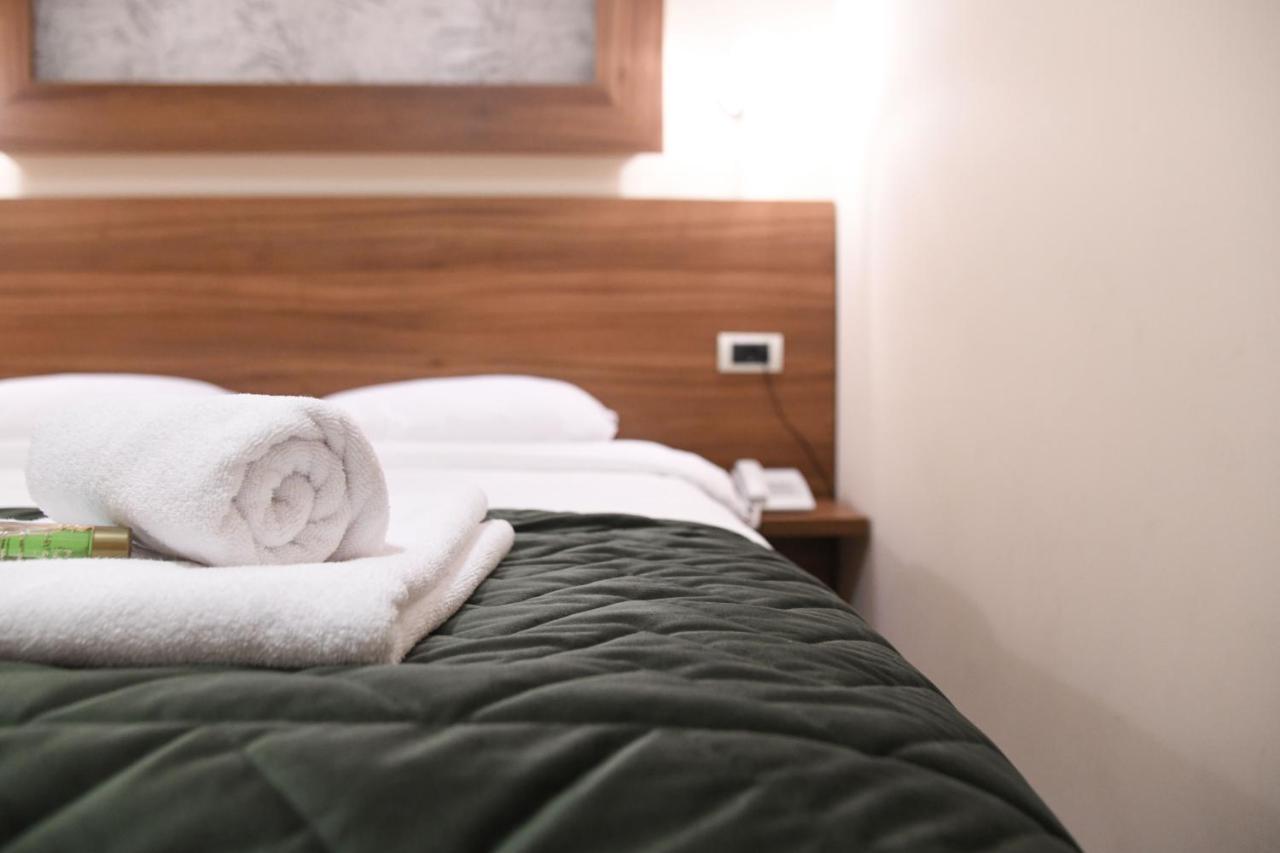 Hotel Garden Újvidék Kültér fotó