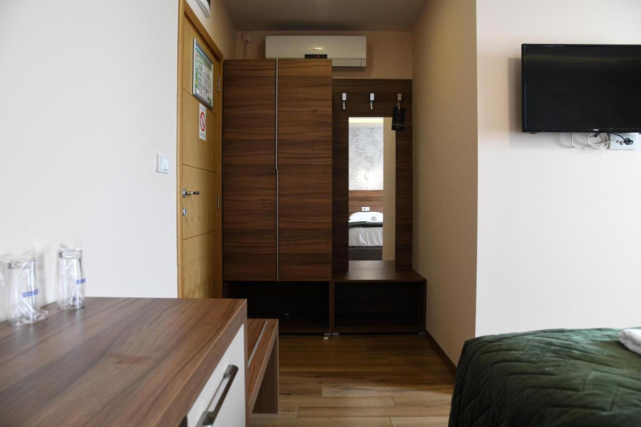 Hotel Garden Újvidék Kültér fotó